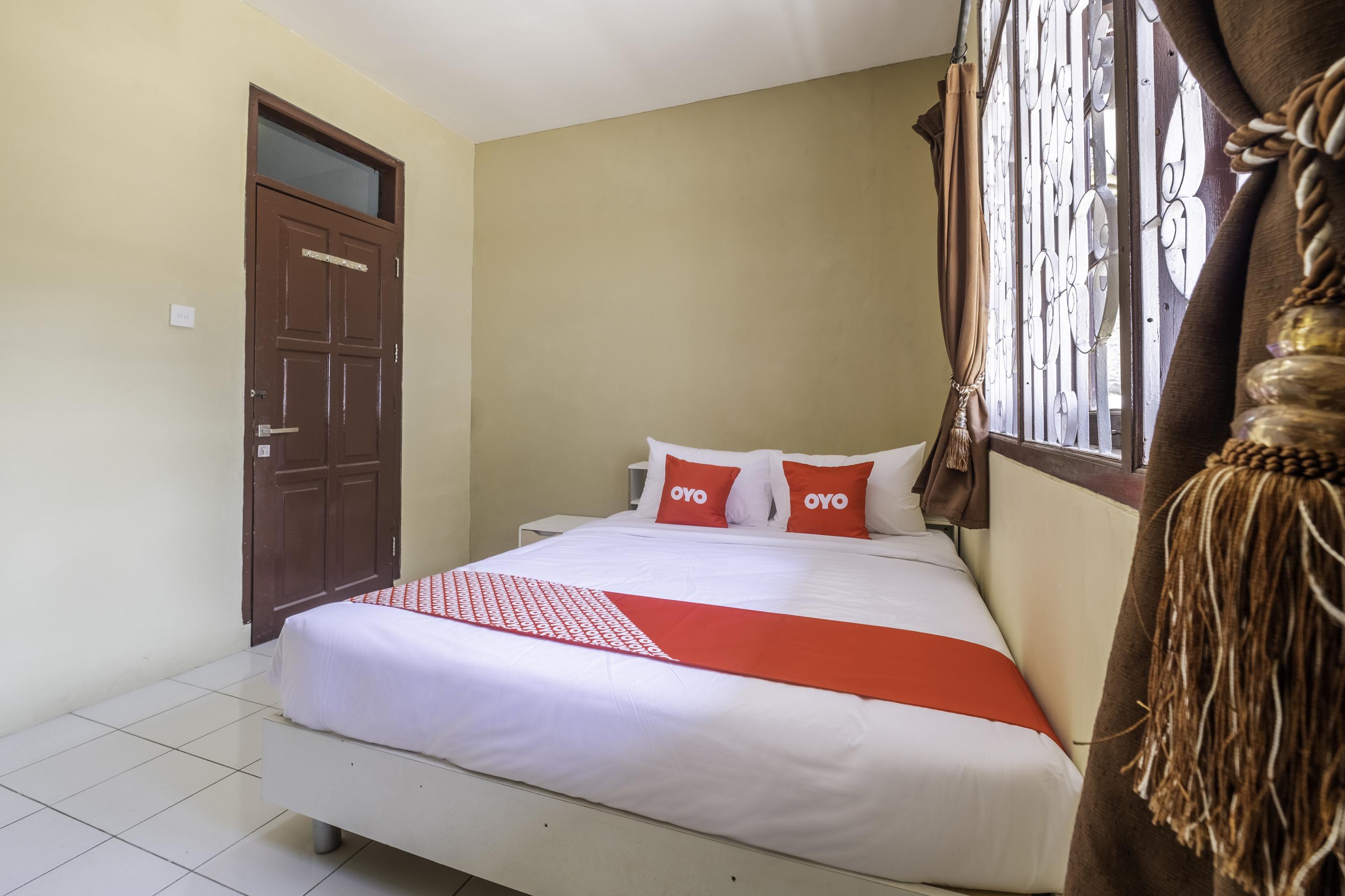 Super Oyo 1568 Stasiun Ka Cirebon Guest House Exterior photo