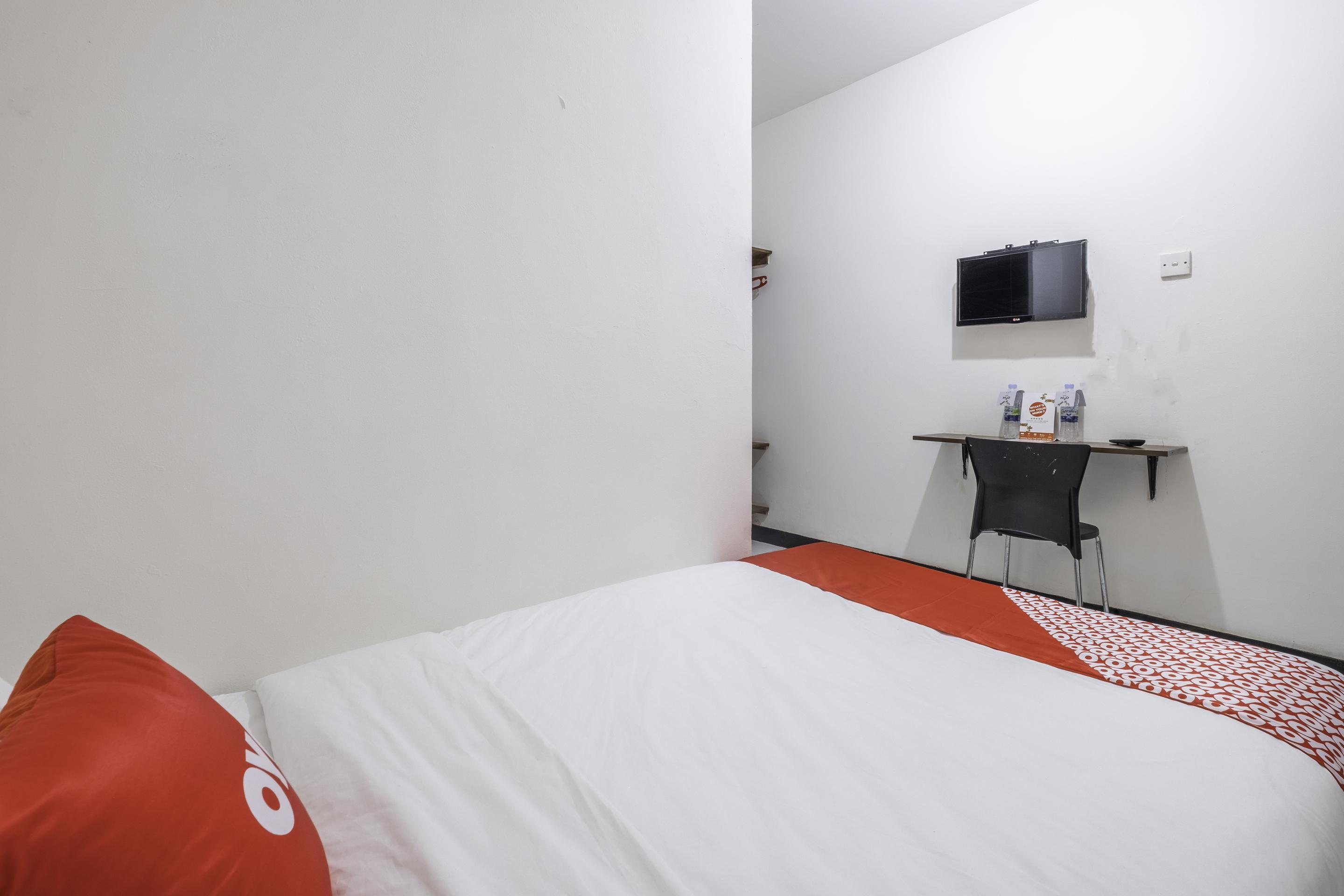 Super Oyo 1568 Stasiun Ka Cirebon Guest House Exterior photo