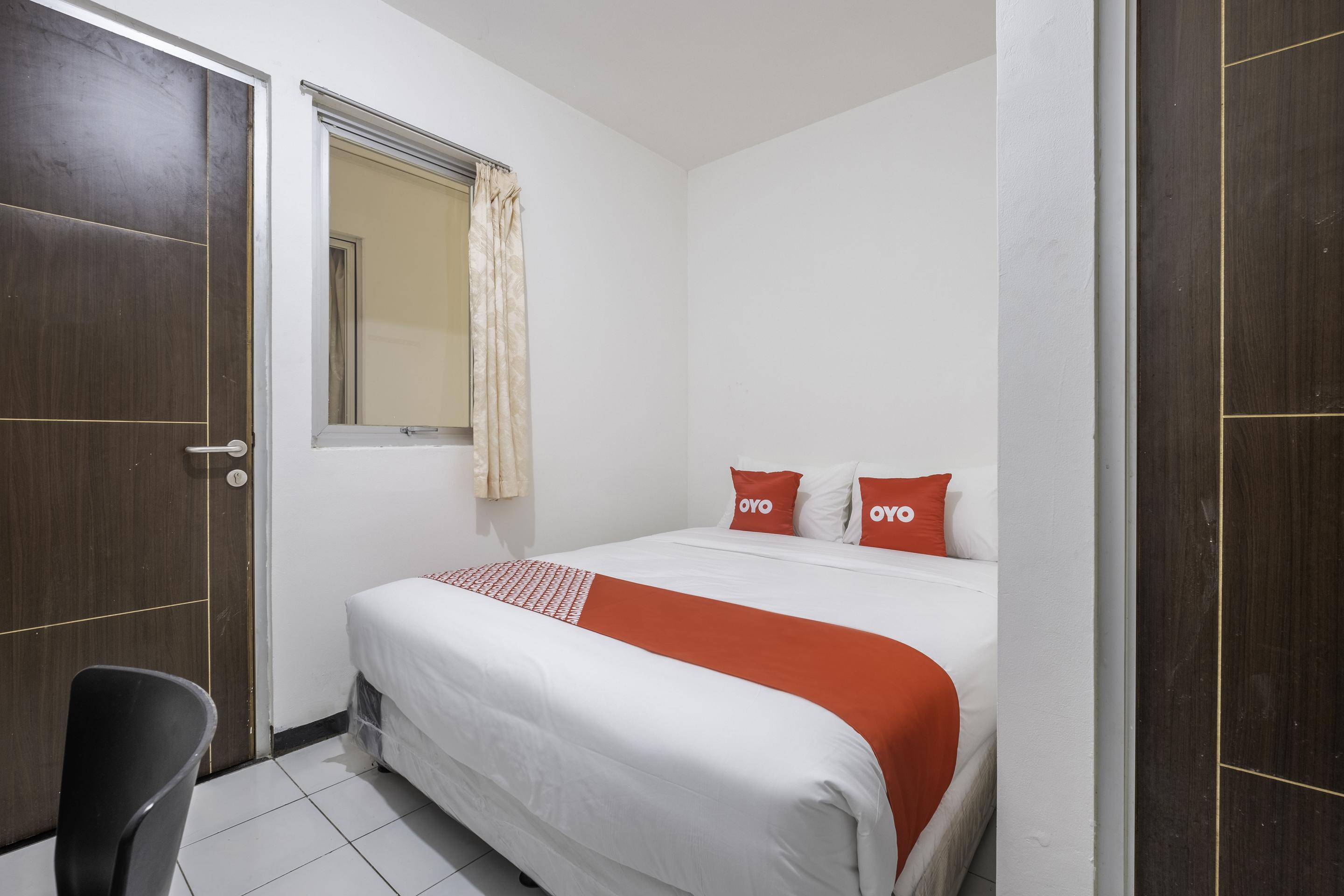 Super Oyo 1568 Stasiun Ka Cirebon Guest House Exterior photo